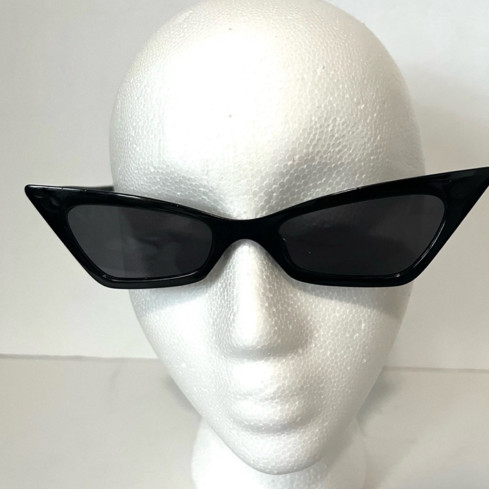 New Widow Black Goth Cat Eye Sunglasses Cunning Cat Dolls Kill Witch Vampire - Picture 3 of 7